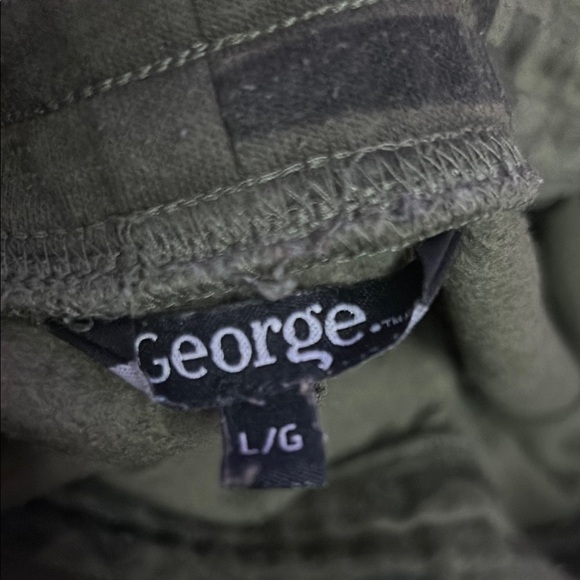 Camo Jogger Pants - Picture 2 of 4